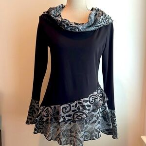 DESIGN TODAY’S stunning black and metallic silver top. Long sleeves.